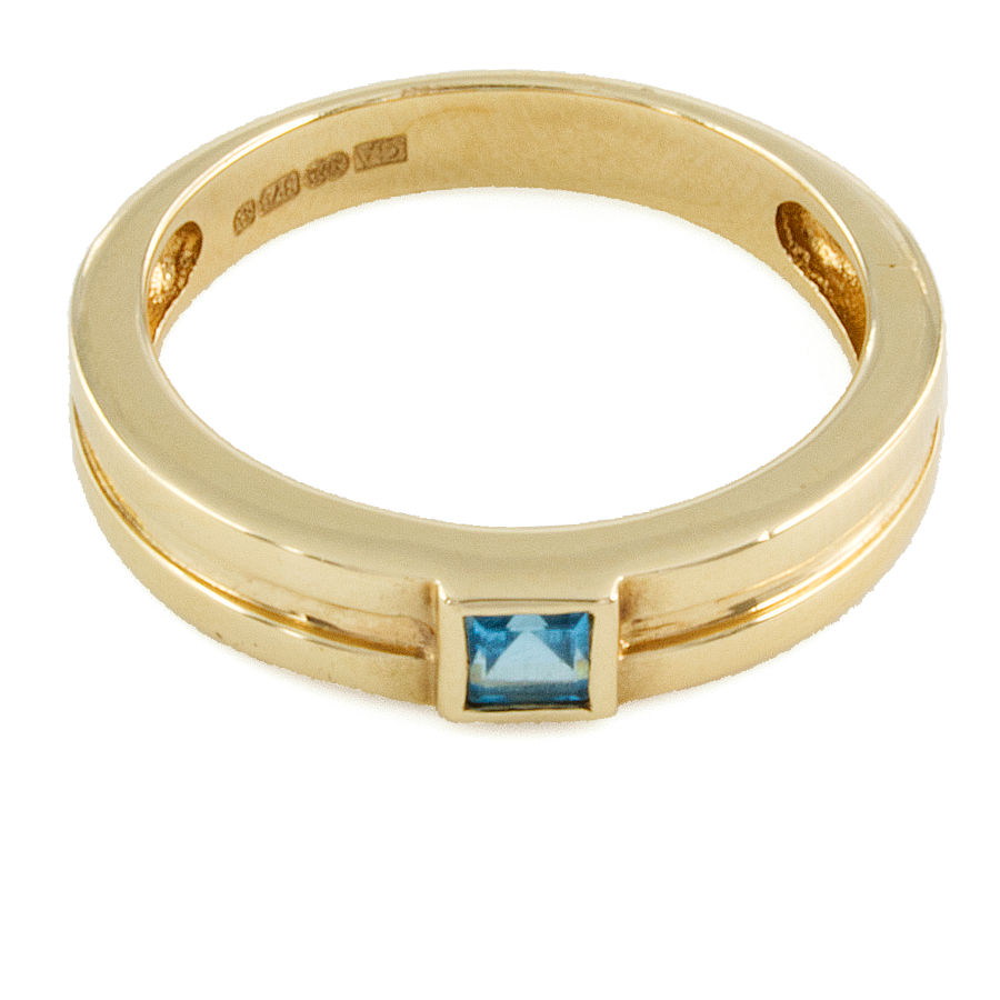 9ct gold Blue Topaz Ring size O